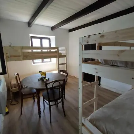 Du Champlet Chalet *