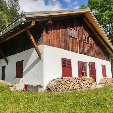Du Champlet Chalet